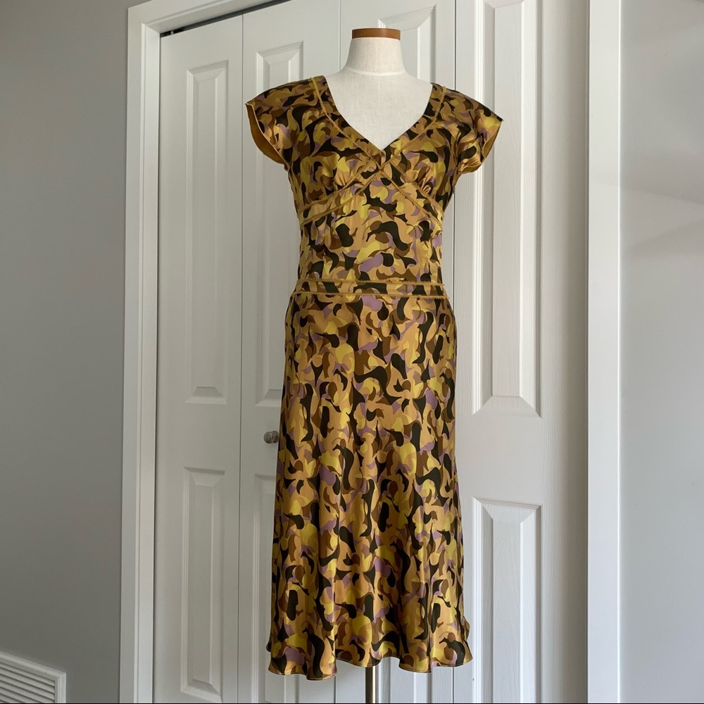 Club Monaco Dress Silk Blend Lined Midi Dress Gold Size 8 but fits like a 6